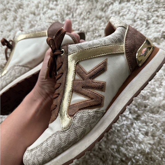Shoes - Super cute Michael Kors designer womens sneaker fashion shoe athletic trainers.